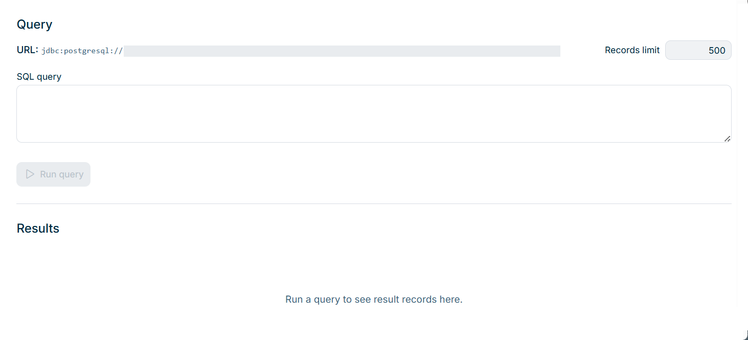 Shows the empty query window of the 'Analyze database' function in Lucanet Consolidation & Financial Planning with the 'URL' line, the 'Records limit' field with the value 500, the empty 'SQL query' field, and the disabled 'Run query' button. The 'Results' area displays a note that a query must be run here.