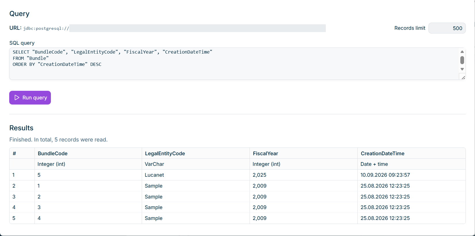 Shows the query window of the 'Analyze database' function in Lucanet Consolidation & Financial Planning with a SQL statement in the 'SQL query' field and the result below it. In the upper right, the 'Records limit' field with the value 500 is displayed. Above the result table, the number of records read is displayed. The row below the column headers displays the data type of each column.