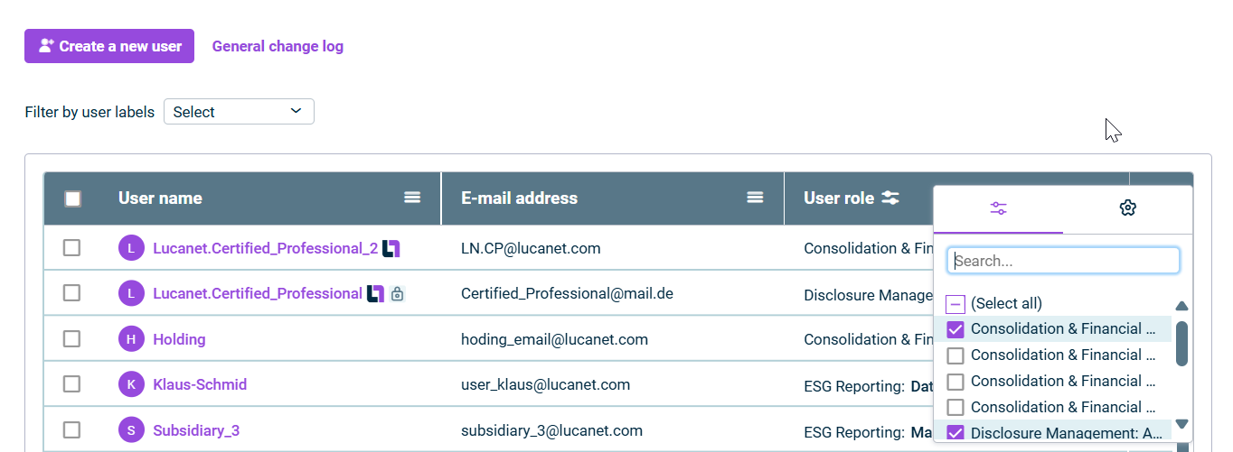 Displays the user table. In the ‘User role’ column, the window used to filter users is displayed. The window is highlighted in a red boarder.